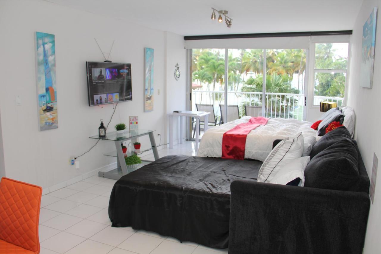 Hobie Oceanfront Apartment At Isla Verde San Juan Exterior foto
