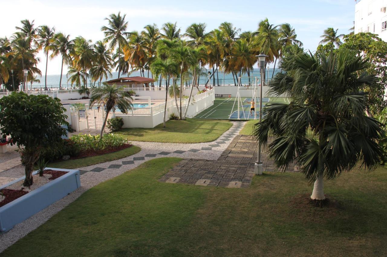 Hobie Oceanfront Apartment At Isla Verde San Juan Exterior foto